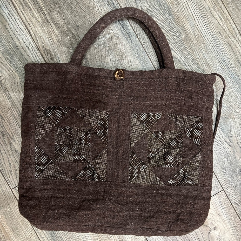 Adorable vintage quilted handbag